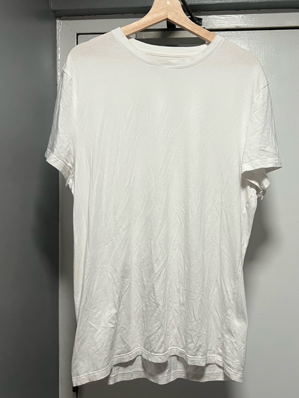 Pair of thieves lounge tee white large